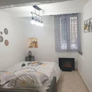 https://joli-studio-centre-historique-aix-en-provence.fr-provencehotel.com